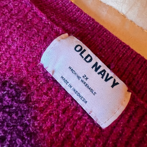 Old Navy V-neck sweater - Picture 2 of 2